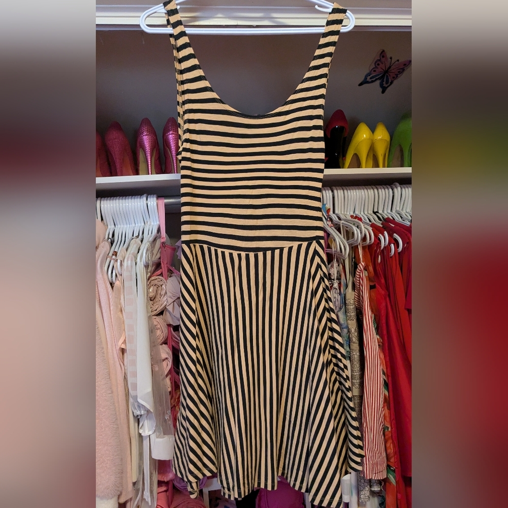 Topshop Black and Cream Striped Scoop Neck Mini Skater Dress Size 4
